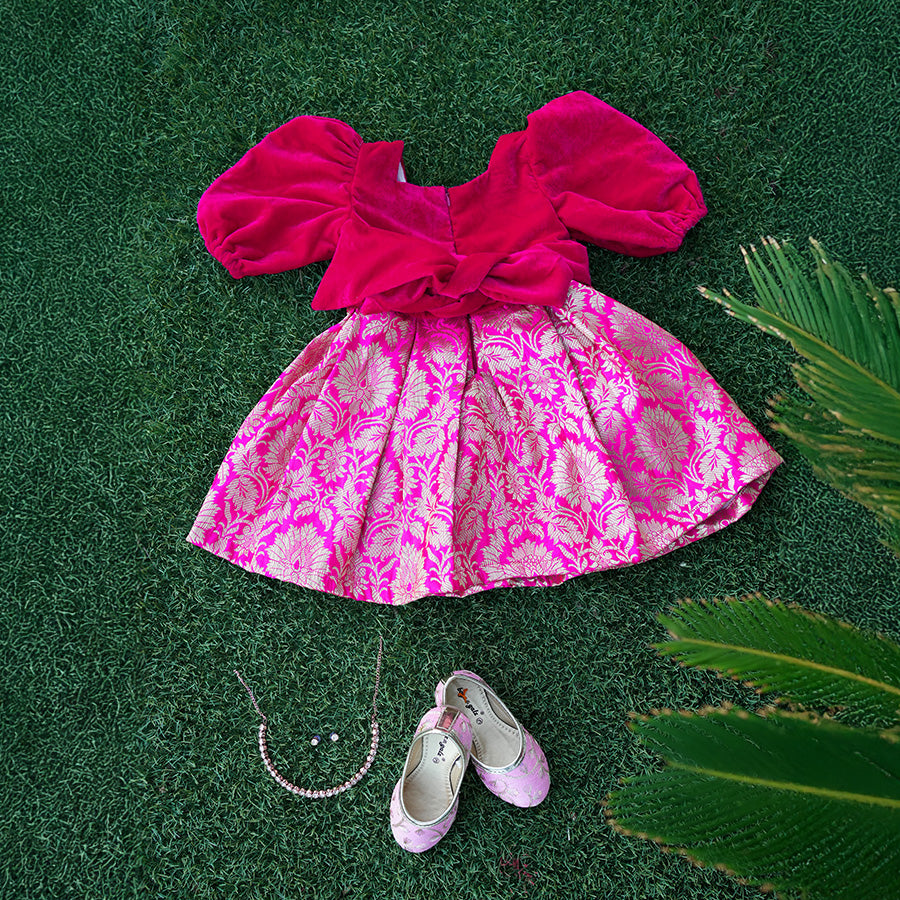 Puffed Sleeved Gathered Dress